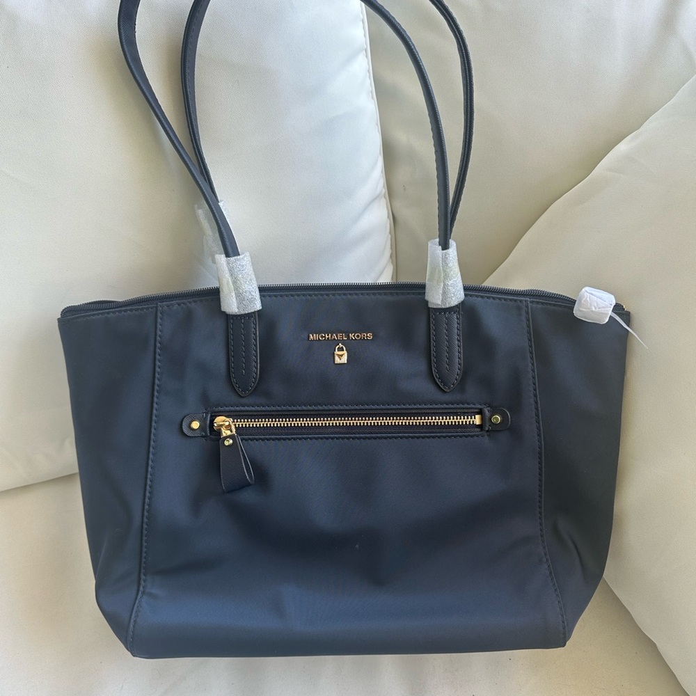 Michael Kors Kelsey Medium Nylon Tote